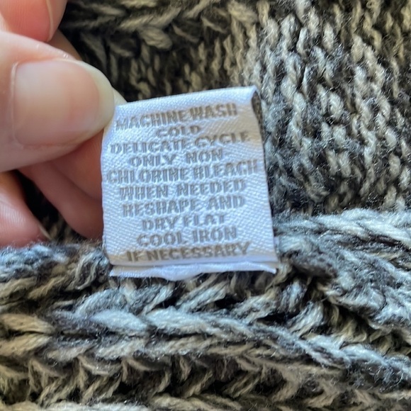 Yvos Women’s Charcoal Gray Short Sleeve Midi Length Sweater Dress - Size Small - Picture 5 of 6